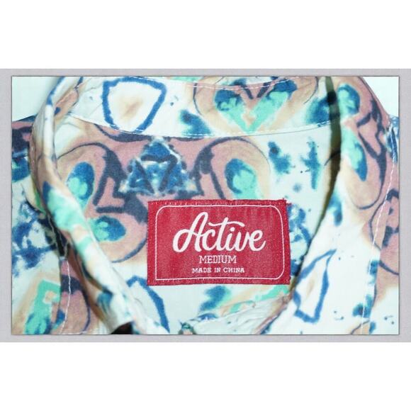 Active Short Sleeve Button-Up Shirt | Medium | Kaleidoscope Heart Print | Skate - Picture 5 of 13